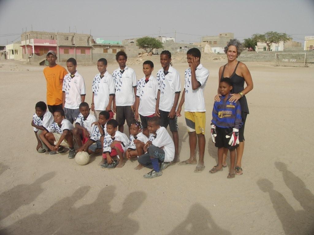 ambrosiana-per-squadra-calcio-bambini-di-rabil.jpg ambrosiana-per-squadra-calcio-bambini-di-rabil.jpg