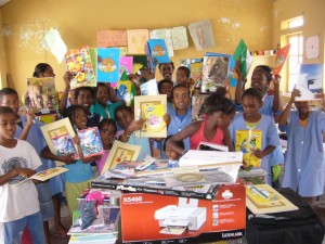 Escola de Povoaçao Velha Donazione fax_Multifunzione e Materiale Didattico