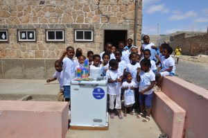 Congelatori dotanti alle scuole primarie J.Galego, F.Figueiras, Estancia, Boafareira, P.Velha