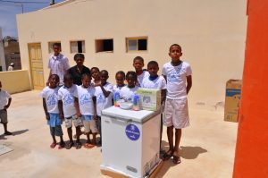 Congelatori dotanti alle scuole primarie J.Galego, F.Figueiras, Estancia, Boafareira, P.Velha
