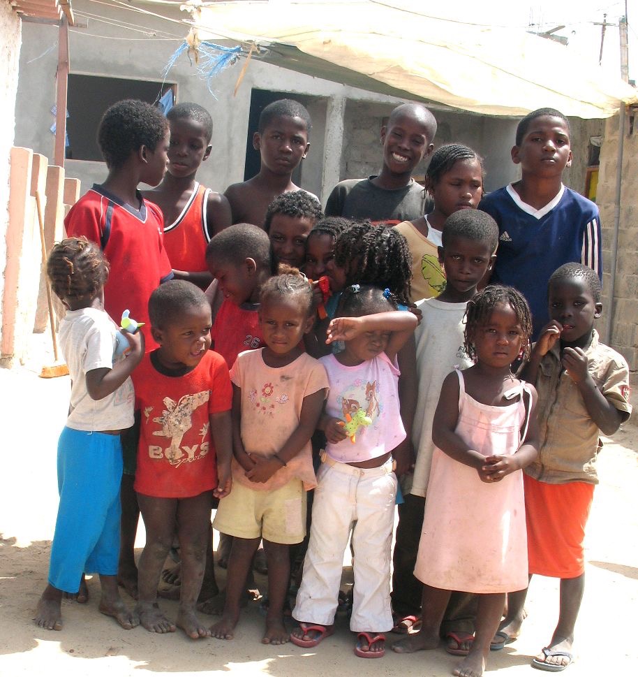 Momenti insieme ai bambini durante le attivitÃ 