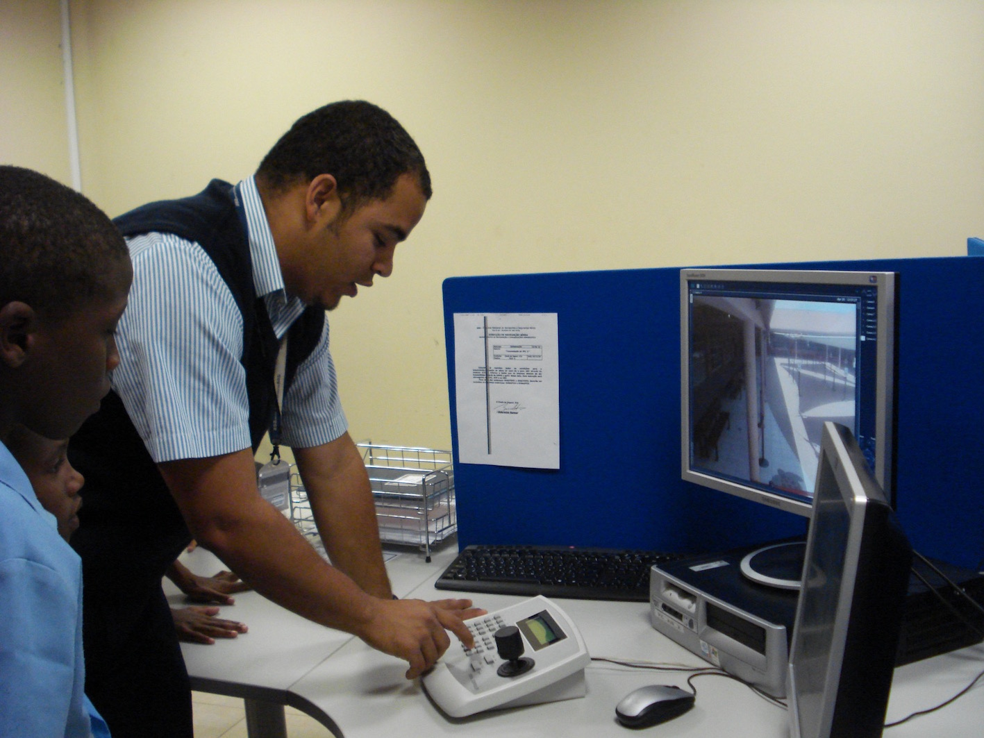 Momenti insieme ai bambini durante le attivitÃ 